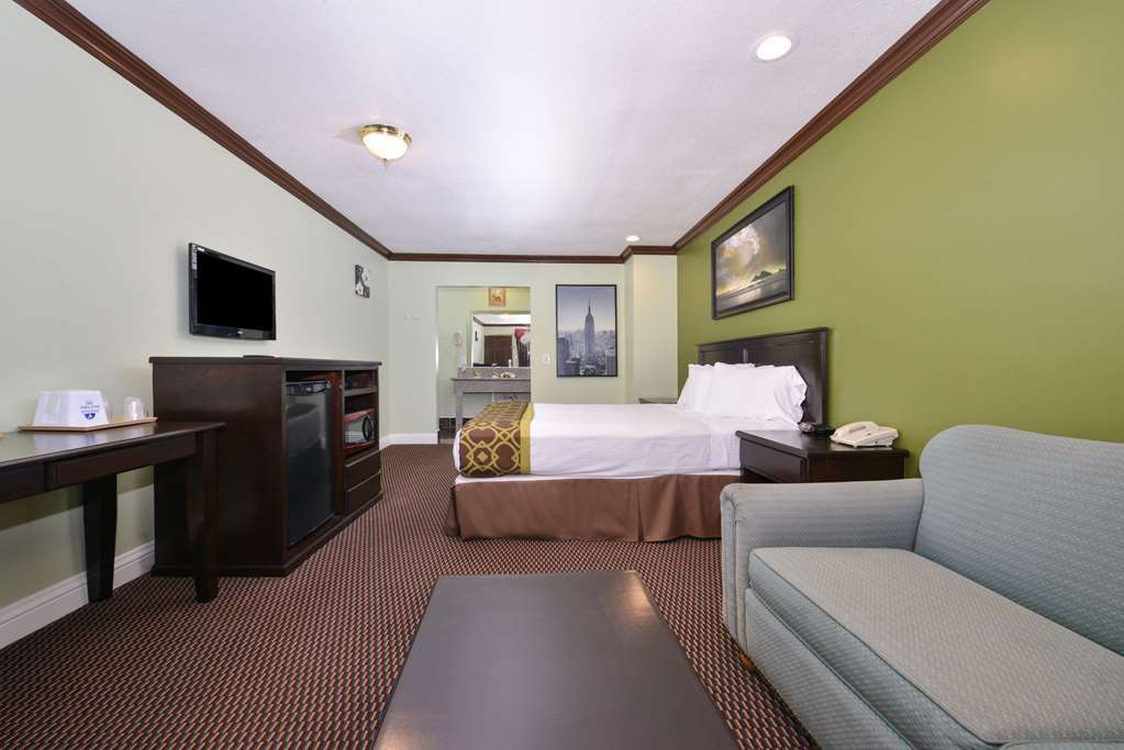 Americas Best Value Inn Corona Bilik gambar
