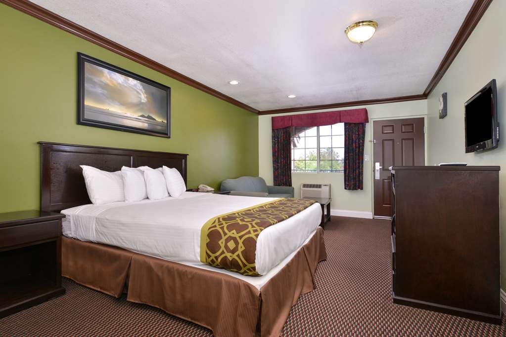 Americas Best Value Inn Corona Bilik gambar