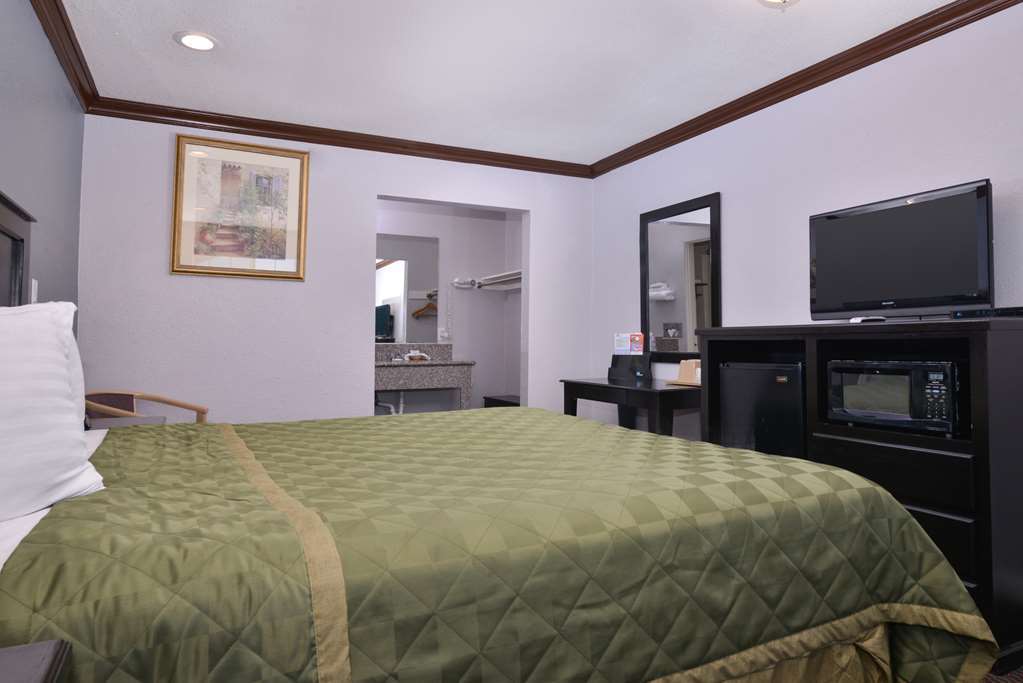 Americas Best Value Inn Corona Bilik gambar